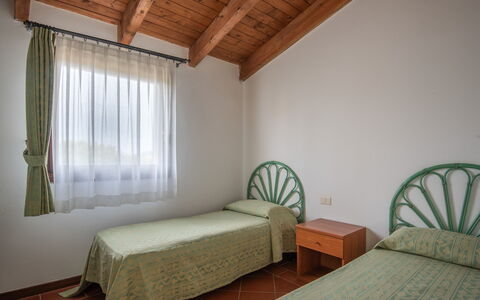 Villetta Mare Blu With Pool, Country Village, Stin: Interior Design, Legna, Pavimento, Pavimentazione, Soffitto, Letto, Camera Da Letto, Mobilia, Camera, Lenzuolo