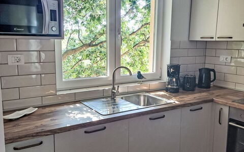 Fameja: Cabinetry, Lavandino Della Cucina, Controsoffitto, Proprietà, Finestra, Lavello, Costruzione, Rubinetto, Bianca, Elettrodomestico Da Cucina