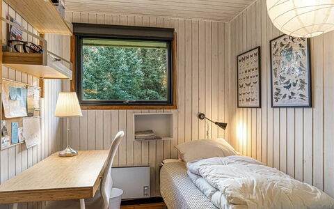 Star - 600M from the Sea: Interior Design, Legna, Camera Da Letto, Soffitto, Pavimento, Pavimentazione, Letto, Mobilia, Lampada, Illuminazione
