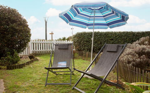 La Bernerie-En Retz 400: Blu, Mobilia, Mobili Da Esterno, Sedia, Shade, Sedia Pieghevole, Giardino, Design, Lettino