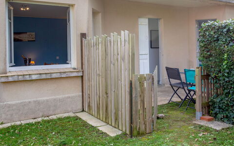 La Bernerie-En Retz 400: Legna, Backyard, Giardino, Home Scherma, Recinzione, Cortile, Landscaping, Color Legno, Latifoglie, Steccato