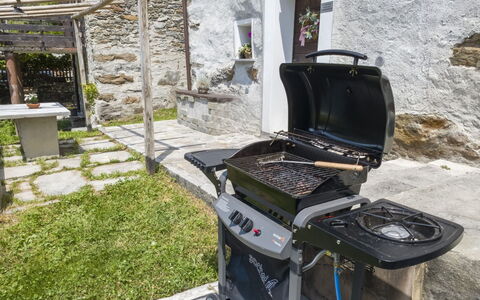 Borgonuovo Waterfall'S House: Barbecue, Cibo, Cucinando, Elettrodomestico Da Cucina