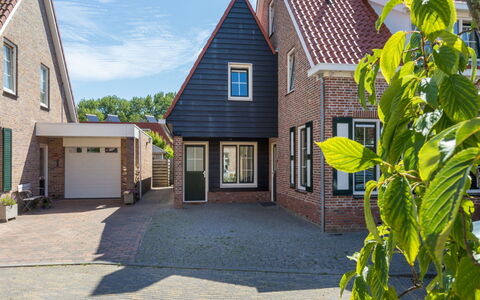 Domburgse Oase: Zona Residenziale, Casa, Casa, Quartiere, Tetto, Insediamento Umano, Sobborgo, Porta, Villetta, Driveway