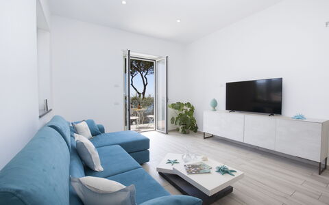 Villa Neranyum: Mobilia, Pavimentazione, Interior Design, Pavimento, Appartamento, Divano, Soggiorno, Casa, Tavolo, Camera