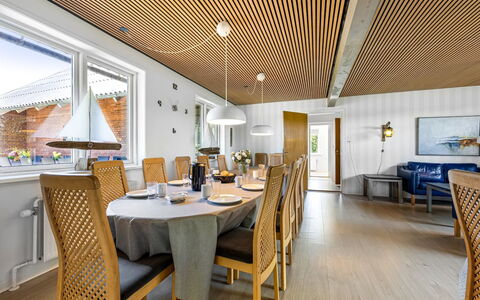 Solvey - 400M from the Sea: Mobilia, Interior Design, Pavimentazione, Pavimento, Soffitto, Camera, Sedia, Tavolo, Appartamento, Cucina & Sala Da Pranzo Tavolo