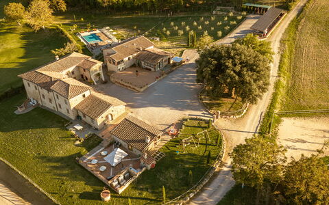 Le Torri, Borgo Campassini, Monteriggioni: Zona Residenziale, Casa, Casa, Estate, Paesaggio, Plain, Lotto, Area Rurale, Insediamento Umano, Villetta