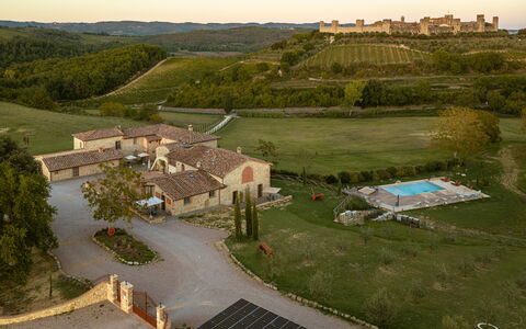 Il Borgo, Borgo Campassini, Monteriggioni: Paesaggio, Zona Residenziale, Casa, Plain, Estate, Lotto, Area Rurale, Casa, Visione Globale, Insediamento Umano