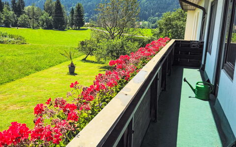 Villa Therese: Giardino, Prato, Balcone, Landscaping, Cortile, Recinzione, Eco Hotel