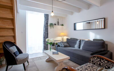 La Bernerie-En Retz 450: Mobilia, Interior Design, Divano, Pavimentazione, Parete, Pavimento, Legna, Camera, Soggiorno, Soffitto