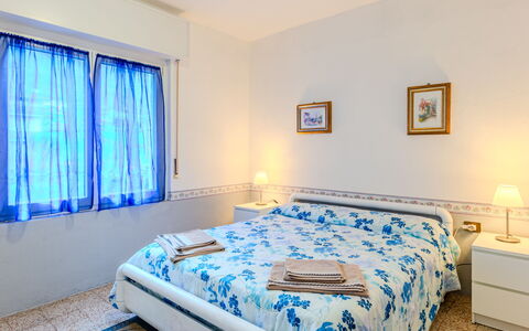 Delma: Camera Da Letto, Letto, Interior Design, Mobilia, Pavimento, Pavimentazione, Lenzuolo, Bedding, Camera, Appartamento