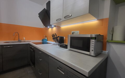 Appartamento Soul & Travel Ac And Wifi Croazia: Cucina, Elettrodomestico Da Cucina, Controsoffitto, Apparecchio Major, Lavandino Della Cucina, Cabinetry, Interior Design, Elettrodomestico, Cucina Stufa, Stufa