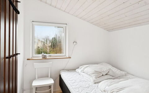 Ginette - 500M from the Sea: Parete, Camera Da Letto, Legna, Letto, Soffitto, Interior Design, Bedding, Lenzuolo, Pavimento, Pavimentazione