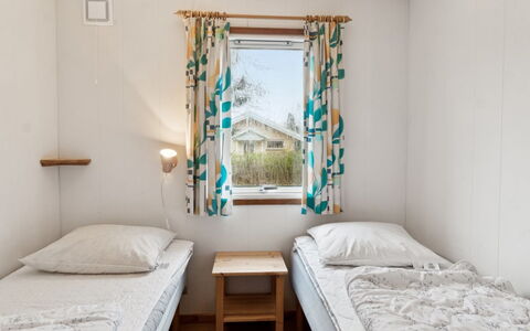 Ginette - 500M from the Sea: Legna, Camera Da Letto, Letto, Casa, Letto A Castello, Telaio Del Letto, Bedding, Ostello, Biancheria, Lenzuolo
