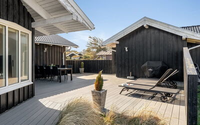 Djuna - 550M from the Sea