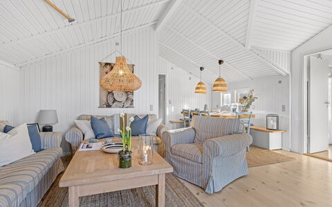 Sissie - 400M from the Sea: Estate, Shade, Driveway, Agriturismo
