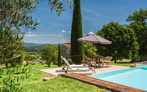 Terra Quercus: Piscina, Giardino, Mobili Da Esterno, Landscaping, Estate, Agriturismo, Eco Hotel, Ricorrere, Prato, Villa