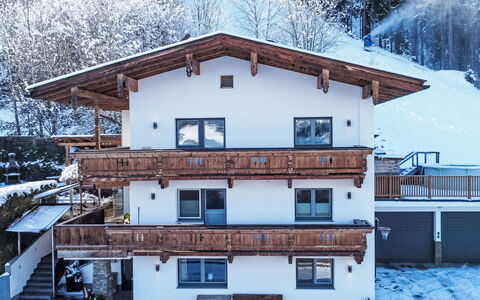 Bettina: Casa, Inverno, Appartamento, Neve, Congelamento, Pendenza, Balcone, Paesino Di Montagna, Geomorfologia Glaciale, Stazione Sciistica