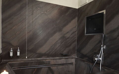 Villa le Selve: Idraulico Fixture, Interior Design, Pavimentazione, Rubinetto, Pavimento, Idraulico, Casa, Vasca Da Bagno, Bagno, Lavello