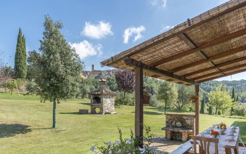Podere Aurora: Giardino, Lotto, Mobili Da Esterno, Shade, Struttura Esterna, Landscaping, Gazebo, Backyard, Padiglione, Pergola