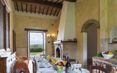 Podere Aurora: Mobilia, Casa, Tavolo, Agriturismo, Sedia, Cucina & Sala Da Pranzo Tavolo, Villa, Scaffalature, Pianta Della Casa, Sala Da Pranzo