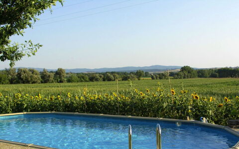 Casalunga: Blu, Piscina, Shade, Mobili Da Esterno, Landscaping, Riflessione, Eco Hotel, Giochi D'Acqua, Backyard