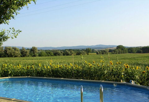 Casalunga: Blu, Piscina, Shade, Mobili Da Esterno, Landscaping, Riflessione, Eco Hotel, Giochi D'Acqua, Backyard