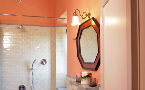 Bagnoletto: Parete, Interior Design, Idraulico Fixture, Bagno, Arancia, Soffitto, Idraulico, Rubinetto, Illuminazione, Lampada