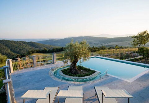 Villa Rufeno: Paesaggio, Collina, Catena Montuosa, Mobili Da Esterno, Piscina, Hill Station, Eco Hotel, Ricorrere, Landscaping, Estate