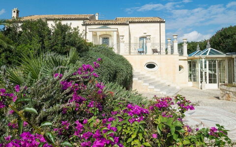 Villa del Drago: Arbusto, Giardino, Estate, Landscaping, Dimora, Hacienda, Villa, Giardino Botanico, Cortile, Driveway