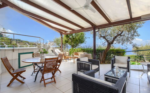 Villa Liliana: Mobilia, Sedia, Tavolo, Mobili Da Esterno, Tavolo Esterno, Cucina & Sala Da Pranzo Tavolo, Portico, Balcone, Shade, Ricorrere