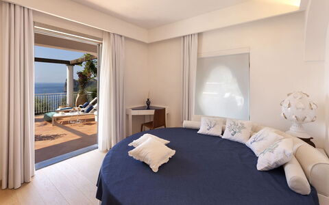Villa Nerano: Mobilia, Interior Design, Letto, Camera Da Letto, Pavimentazione, Pavimento, Tessile, Casa, Appartamento, Camera