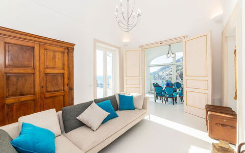 Villa Limoncello: Mobilia, Interior Design, Pavimentazione, Pavimento, Legna, Divano, Camera, Soffitto, Soggiorno, Casa
