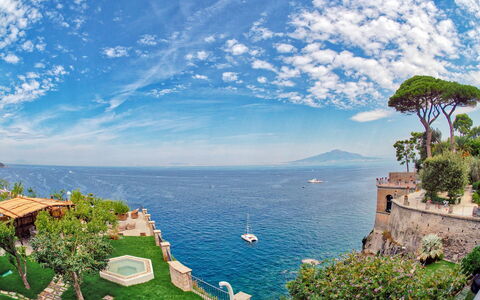 Villa Gilda: Blu, Corpo D'Acqua, Mare, Costa, Costiera E Morfologie Oceanic, Oceano, Attrazione Turistica, Promontorio, Riva