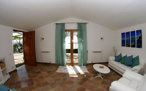 Villa Sant'Agata: Pavimentazione, Mobilia, Pavimento, Interior Design, Legna, Soffitto, Illuminazione, Camera, Sedia, Soggiorno