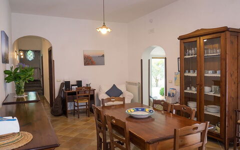 Villa Sant'Agata: Mobilia, Pavimentazione, Interior Design, Legna, Tavolo, Sedia, Cucina & Sala Da Pranzo Tavolo, Pavimento, Sala Da Pranzo, Illuminazione