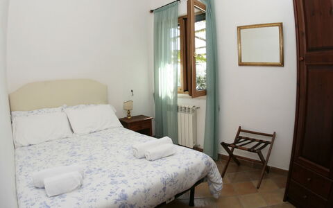 Villa Sant'Agata: Legna, Pavimento, Interior Design, Pavimentazione, Mobilia, Camera, Porta, Letto, Camera Da Letto, Color Legno