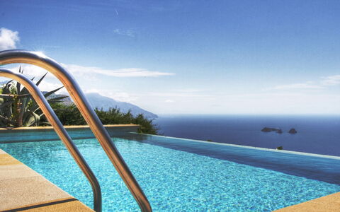 Villa Sant'Agata: Blu, Acqua, Corpo D'Acqua, Piscina, Mare, Ricorrere, Costiera E Morfologie Oceanic, Tempo Libero, Oceano, Mobili Da Esterno