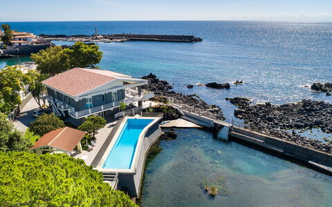 Villa del Faro: Blu, Acqua, Corpo D'Acqua, Costiera E Morfologie Oceanic, Mare, Costa, Ricorrere, Oceano, Eco Hotel, Riva