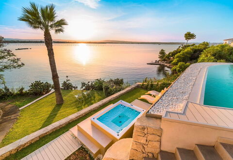 Villa Vernissage: Blu, Acqua, Corpo D'Acqua, Piscina, Costiera E Morfologie Oceanic, Ricorrere, Costa, Mare, Lago, Tempo Libero