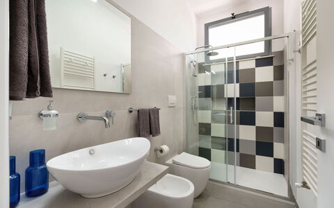 Villa Marzamemi: Bagno, Idraulico Fixture, Interior Design, Pavimentazione, Pavimento, Lavello, Gabinetto, Idraulico, Lavandino Del Bagno, Rubinetto