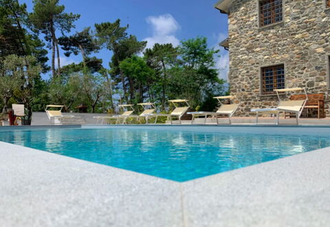 Villa Sarzana: Blu, Piscina, Ricorrere, Materiale Composito, Eco Hotel, Estate, Giochi D'Acqua, Shade, Villa, Piastrella