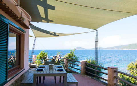Villa Marciana: Corpo D'Acqua, Costiera E Morfologie Oceanic, Mare, Mobilia, Costa, Shade, Oceano, Mobili Da Esterno, Lago, Sedia
