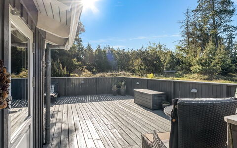 Elisenda - 2.2Km from the Sea: Blu, Arbusto, Villetta, Groundcover, Giardino, Estate, Shade, Landscaping, Agriturismo, Eco Hotel