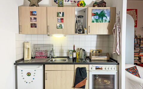 Regenbogen: Elettrodomestico Da Cucina, Apparecchio Major, Cucina, Mobilia, Interior Design, Controsoffitto, Cabinetry, Camera, Pavimentazione, Cucina Stufa
