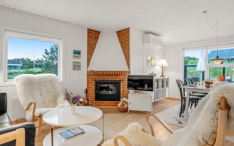 Cate - 900M from the Sea: Interior Design, Legna, Mobilia, Casa, Soffitto, Pavimentazione, Pavimento, Soggiorno, Camera, Sedia
