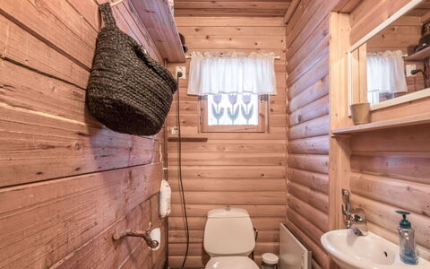 Teknomaja: Mobilia, Interior Design, Pavimentazione, Pavimento, Tavolo, Soffitto, Cucina & Sala Da Pranzo Tavolo, Illuminazione, Sedia, Casa