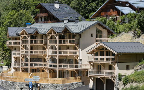 Peisey-Nancroix 101: Casa, Appartamento, Balcone, Legname, Portico, Paesino Di Montagna, Log Cabin, Hotel