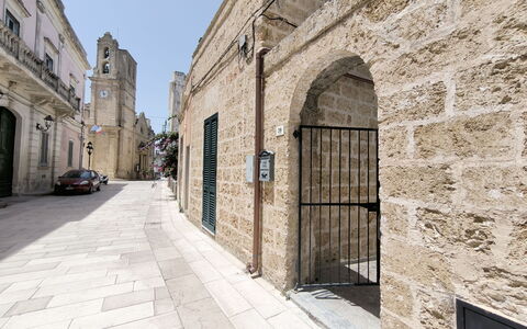 Morciano di Leuca 1: Parete, Pavimentazione, Architettura, Arco, Strada, Porta, Calcestruzzo, Flagstone, Brick, Muratura