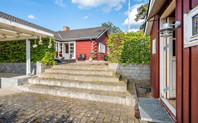 Ingert - 1Km from the Sea