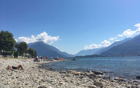 Domaso Central Apartment: Cielo, Acqua, Geografia Montane, Montagna, Corpo D'Acqua, Costa, Costiera E Morfologie Oceanic, Spiaggia, Collina, Mare